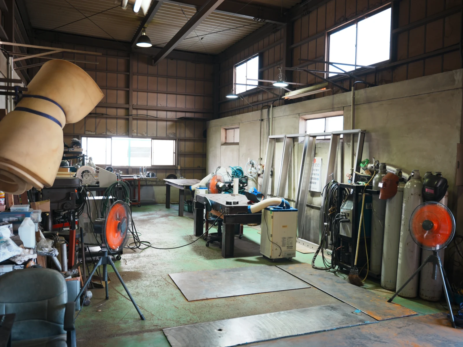 エイチ製作所の工場内観